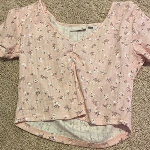 So brand light pink crop top w/ flower design
